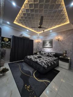 The Dusklounge 2BHK, Etihad Town1, Big Terrace - 4