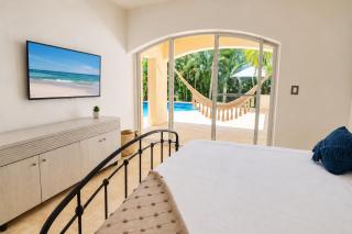 7BR Private Jacuzzi & Pool Villa Sleeps 16 Walk to Beach Lagoon and Golf - 5