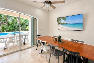 7BR Private Jacuzzi & Pool Villa Sleeps 16 Walk to Beach Lagoon and Golf - 6