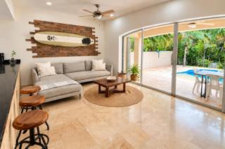 7BR Private Jacuzzi & Pool Villa Sleeps 16 Walk to Beach Lagoon and Golf - 7