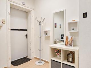 Vitosha Blvd Prime Location Quiet Retreat - 3