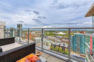 2 Storey Penthouse Panoramic Views Parking Stampede - 7
