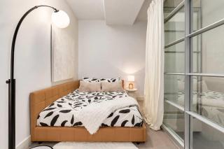 2 Storey Penthouse Panoramic Views Parking Stampede - 6