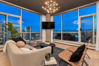 2 Storey Penthouse Panoramic Views Parking Stampede - 5
