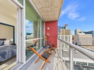 Modern Beltline Escape Sky-High Views DT Views - 6