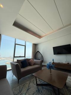 2-Bed Flat with 1 Double & 2 Single Beds - 0