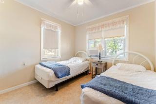 Ocean Breeze Retreat - Beach Haven - 4