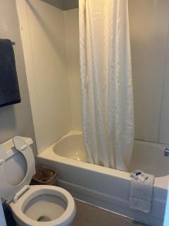 Queen Bed Hotel Room 221 - 4