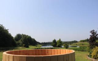 The Lakeside Lodge - 7
