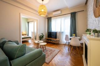 Bohemian Retreat - Skyline Views 1BR Flat - 2