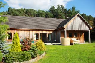The Lakeside Lodge - 9
