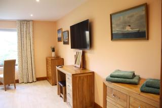 The Lakeside Lodge - 2