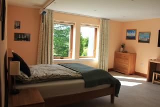 The Lakeside Lodge - 3