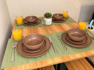 2 bed long and short stay secure gated parking sleeps 4 - 2