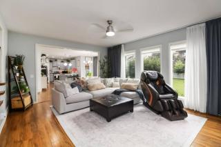Family-Friendly 5BR Home w/ Games & Massage Chair - 5