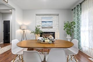 Family-Friendly 4BR with King Beds and Game Room - 9