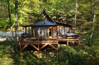 New Hot Tub - Diamond Creek Cabin Sleeps Up to 6 - 0