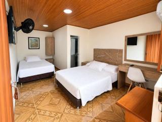 Hotel Ilustre - 4