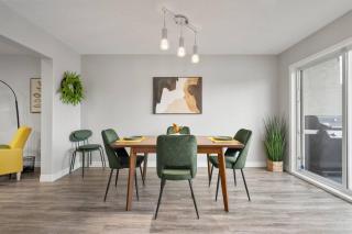 *Bow River Views* Spacious Downtown House - 5