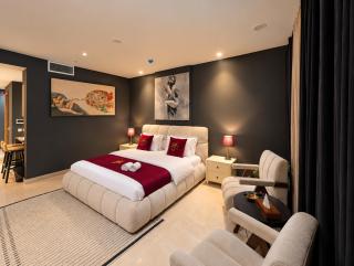 Studio apartment by Alvis Suite - Penta Square DHA Lahore - Free Parking - 8
