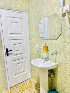 Charming & Spacious Apt in Accra - 7