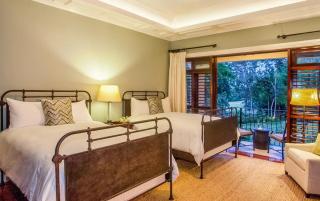 Tek Time Golf Villa, Luxury 5-Bedroom Estate - 9