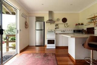 Timber townhouse steps from Freers Beach - 7