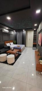 Signature Apartments - 1