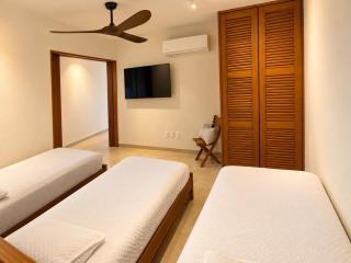 Ocean View, Private Pool, Beach walk, 4 bedrooms - 2