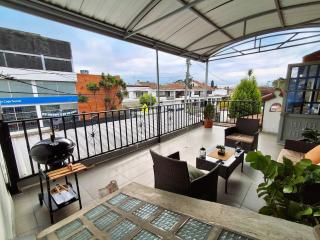 Loft con terraza privada y BBQ a 10 min aeropuerto - 3