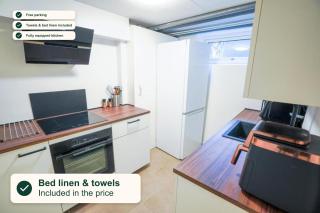 Central Basement House for 4people with full kitchen & free parking - 0