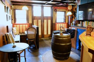 The Green Dragon Tavern Suite-Picton - 7