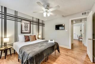 Near Downtown Dallas - The Dapper Charm - 5