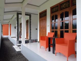 Lotus Guesthouse Sudaji - 3