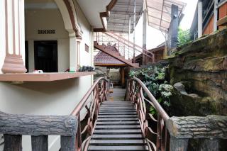 RedDoorz Syariah near Terminal Mendolo Wonosobo 2 - 1