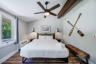 YOUR New Luxury Lakeview Condo w Pool Access - 5