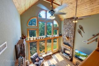 Kim's Cove Motorcycle-Friendly Cabin - 3