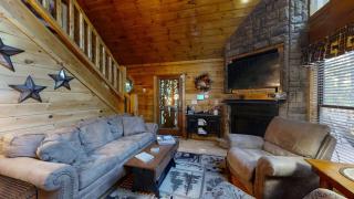 Wuzzy's Flophouse cabin - Sevierville - 8