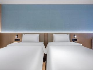 Country Inn &Suites by Radisson,Chongqing Jiefangbei Central Pedestrian Street Hongyadong - 3