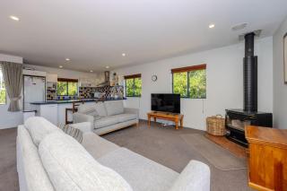 Terrific views on Totara - 6