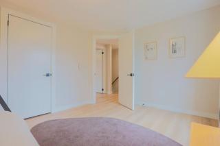 Shoreline Scandi Suite - Townhouse Near Trails - 4