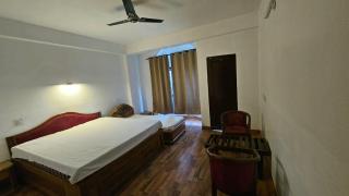 Aadi Shrung Resort - 8
