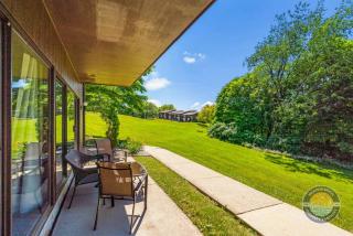 Modern Lake Geneva Condo with Year-Round Views - 9