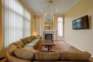 Easy EMU & U of M Access! Ypsilanti Gem w/ Hot Tub - 5