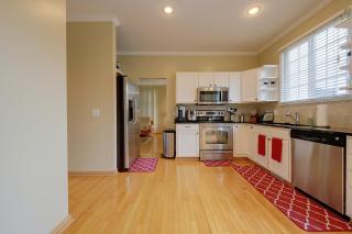 Easy EMU & U of M Access! Ypsilanti Gem w/ Hot Tub - 1