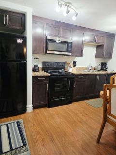 Cozy Basement Suite with Self CheckIn Free Parking and WIFI - 2