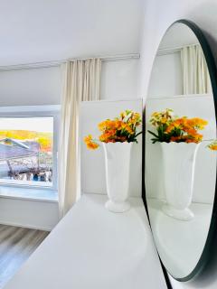 Cozy 2BR & LR House with 2 Terraces Near Museum Gugging - 4