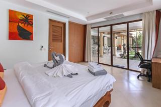 Luxury 4BR Villa 5 Private Pool Jacuzzi - 4