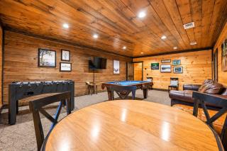 Broken Bow Lodge Hot Tub, Sleeps 18 - Broken Bow - 6