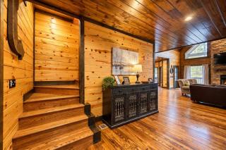 Broken Bow Lodge Hot Tub, Sleeps 18 - Broken Bow - 5